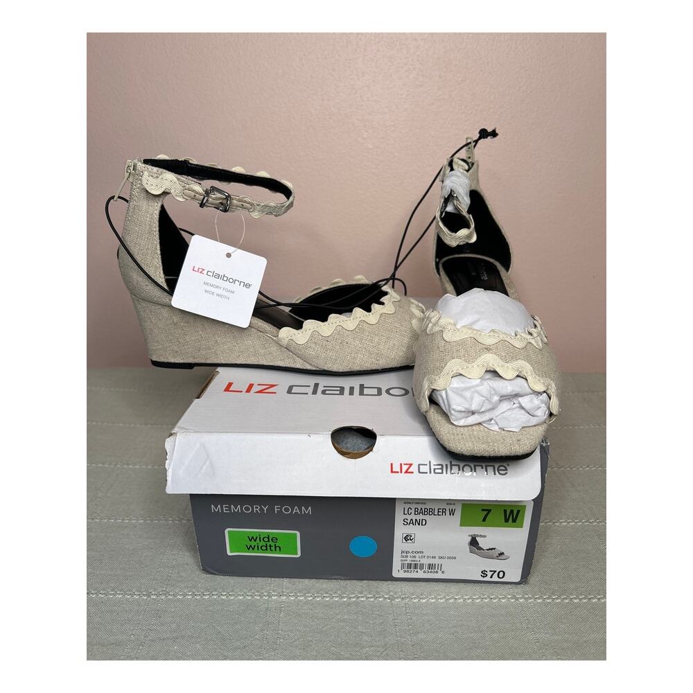 Liz Claiborne Babbler Women's Sand Faux Suede Wedge Sandal Buckle Open Toe 7 W